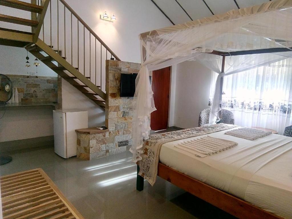 ネゴンボ Suriya Arana Bed & Breakfast エクステリア 写真