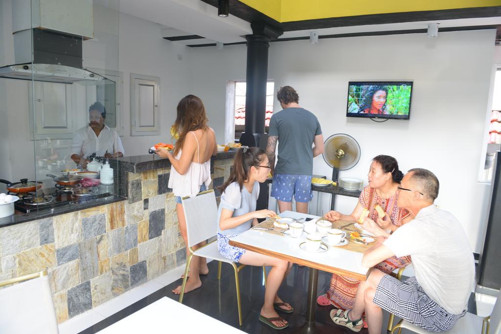ネゴンボ Suriya Arana Bed & Breakfast エクステリア 写真