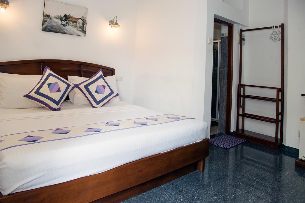 ネゴンボ Suriya Arana Bed & Breakfast エクステリア 写真