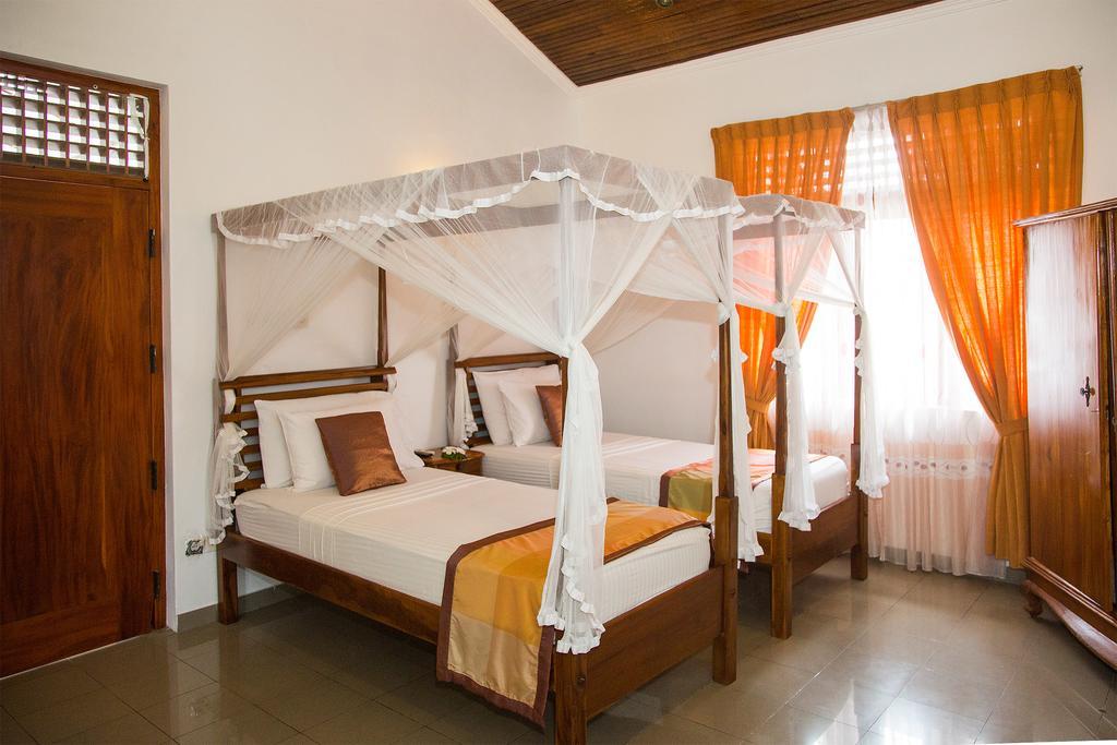 ネゴンボ Suriya Arana Bed & Breakfast エクステリア 写真