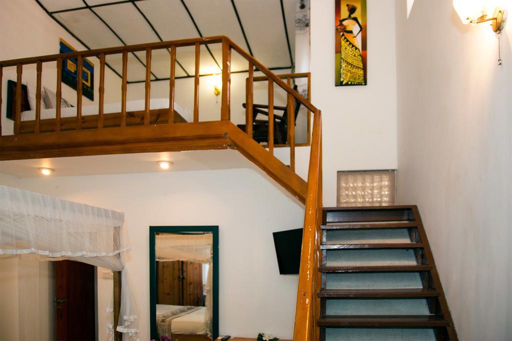 ネゴンボ Suriya Arana Bed & Breakfast エクステリア 写真