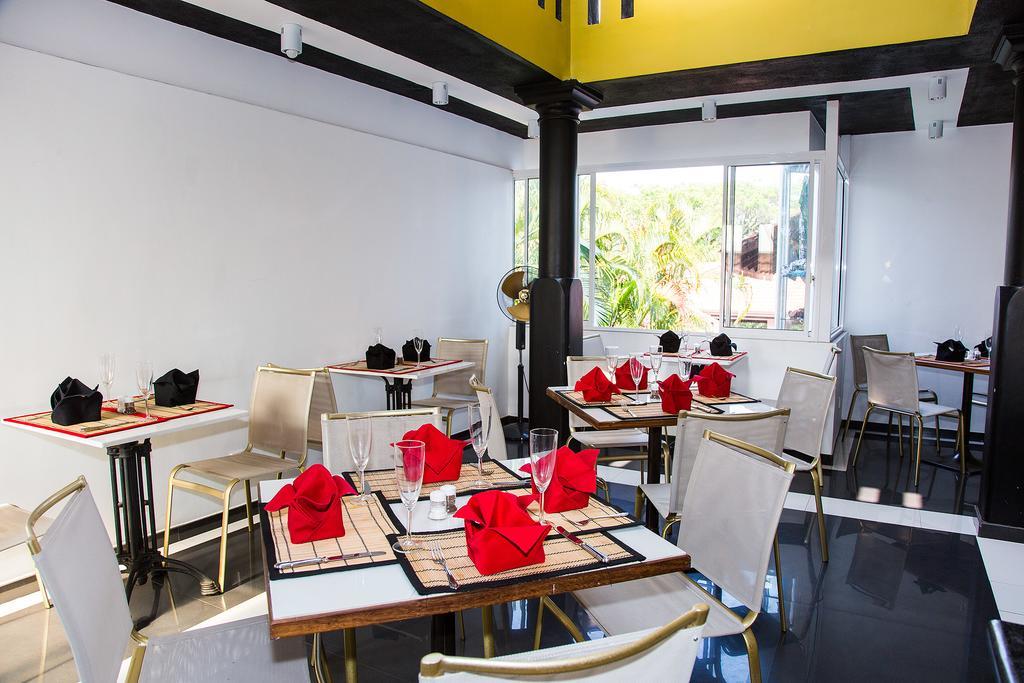 ネゴンボ Suriya Arana Bed & Breakfast エクステリア 写真