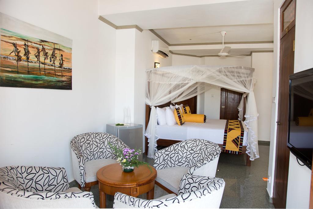 ネゴンボ Suriya Arana Bed & Breakfast エクステリア 写真