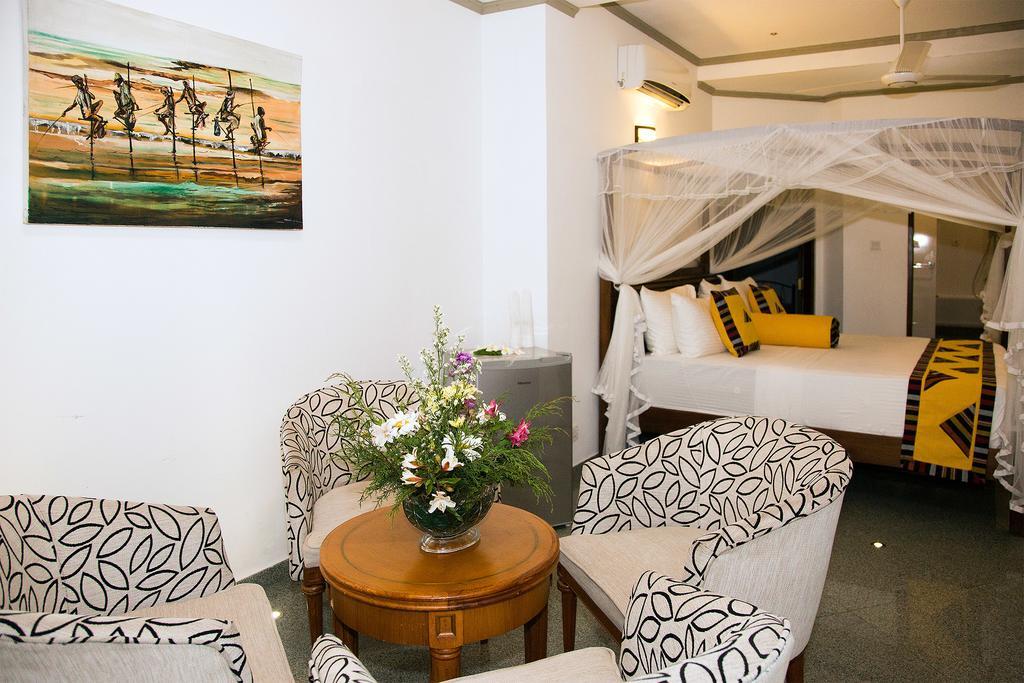ネゴンボ Suriya Arana Bed & Breakfast エクステリア 写真